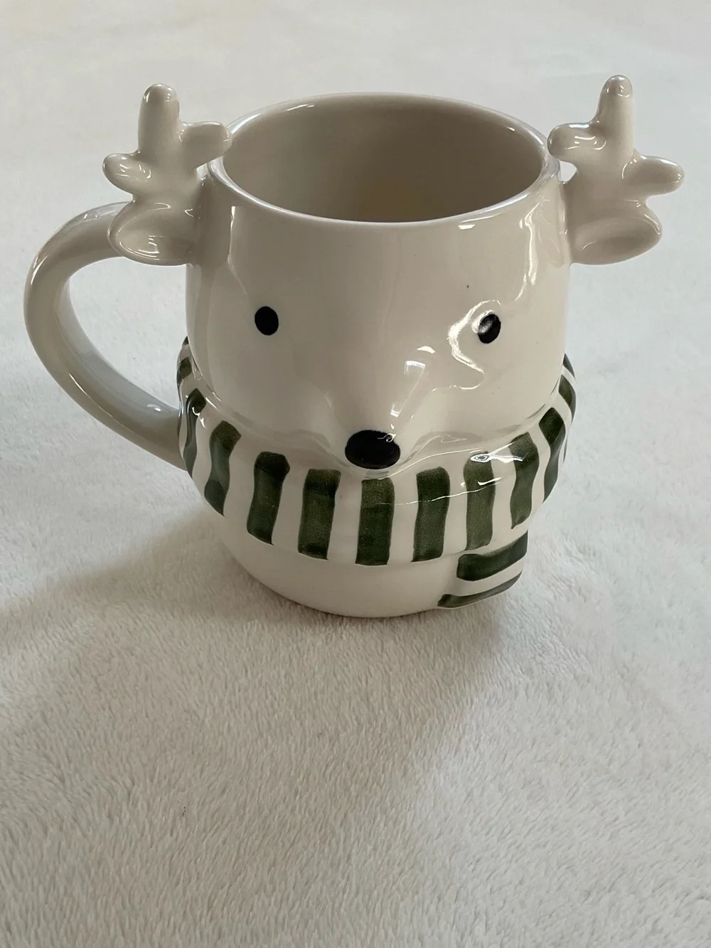Crate & Barrel Snowy Reindeer Mug Christmas Green Scarf Holiday Coffee Cup
